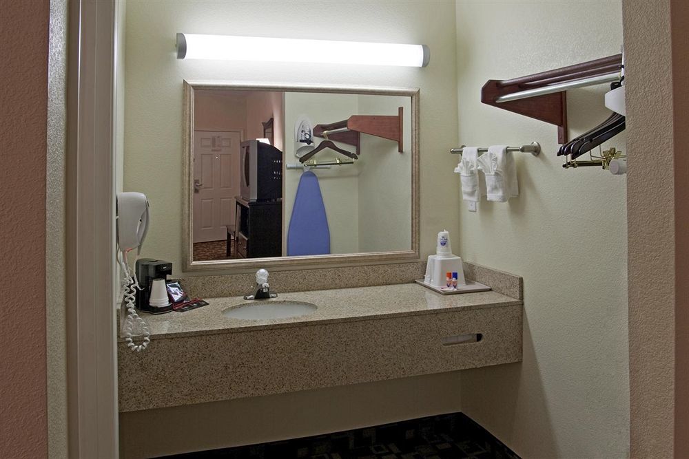 Americas Best Value Inn Byhalia Oda fotoğraf